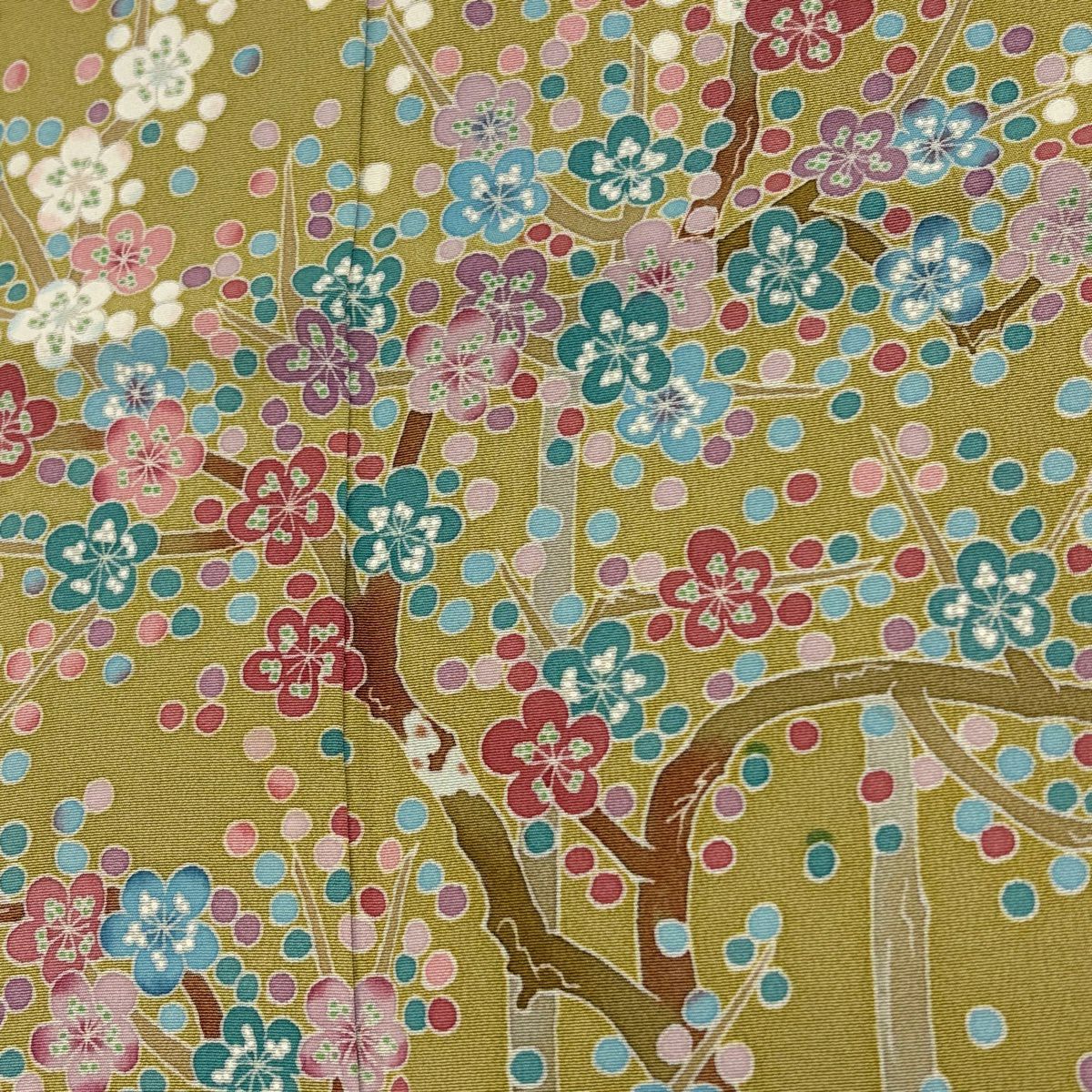 【美品】 留袖禮服禮服 身長158cm 袖長64.5cm M 雙層 落款あり 梅花 薄黃土色 純蠶絲 名品級 三つ紋