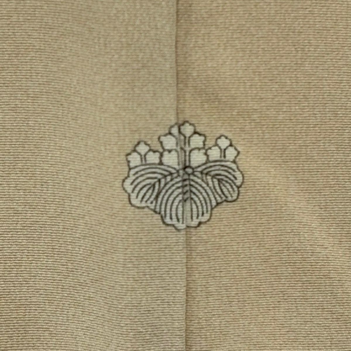 【美品】 色留袖禮服 身長155.5cm 袖長64.5cm M 雙層 岡村蒼風 落款あり 鴛鴦 枝花 金銀彩 漸層 米色 純蠶絲 秀品級 一つ紋