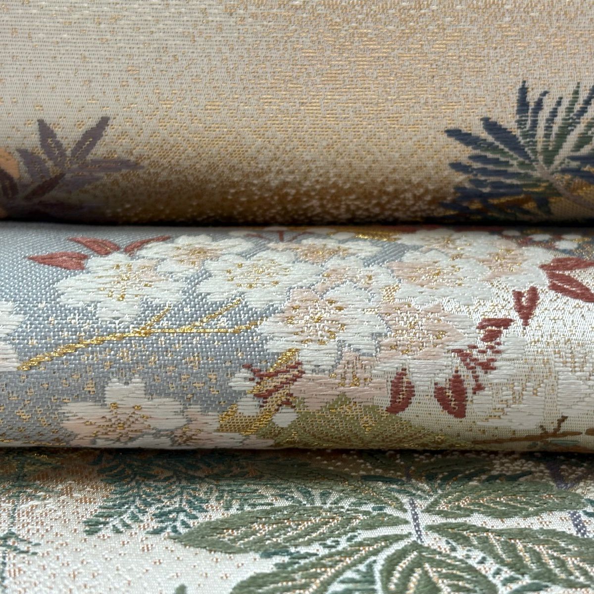 【美品】 袋帶 逸品級 となみ織物 落款あり 証紙あり 松樹 櫻花 金糸 唐織 米色 六通 純蠶絲