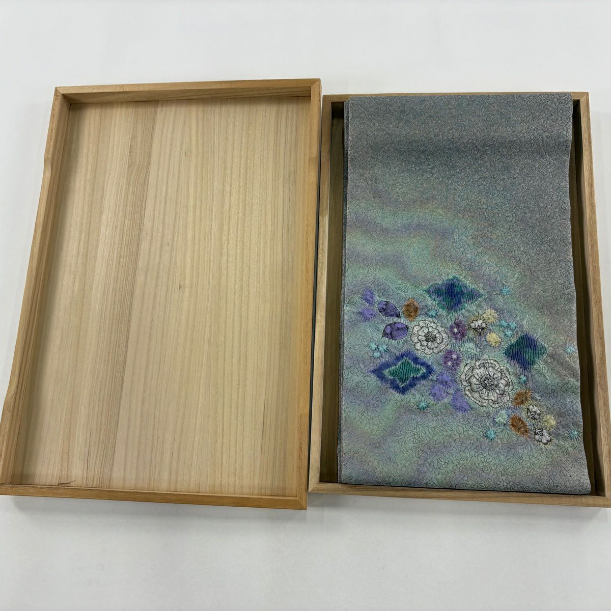 袋帶 逸品級 久保田一竹子工房 落款あり 共箱付き 辻花染 金金箔 灰綠 お太鼓柄 純蠶絲