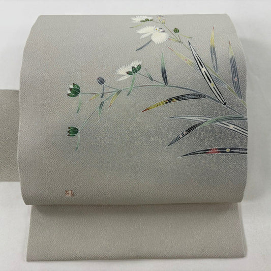 【美品】 名古屋帶 逸品級 羽田登喜 落款 鷺草 縮緬 灰色 純蠶絲