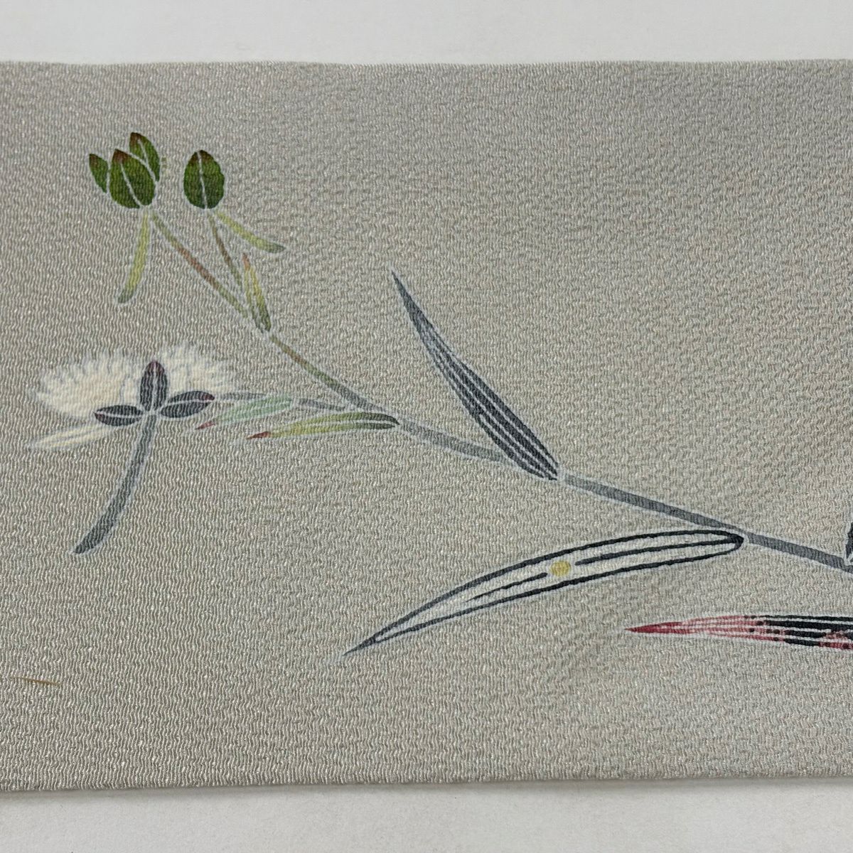 【美品】 名古屋帶 逸品級 羽田登喜 落款 鷺草 縮緬 灰色 純蠶絲