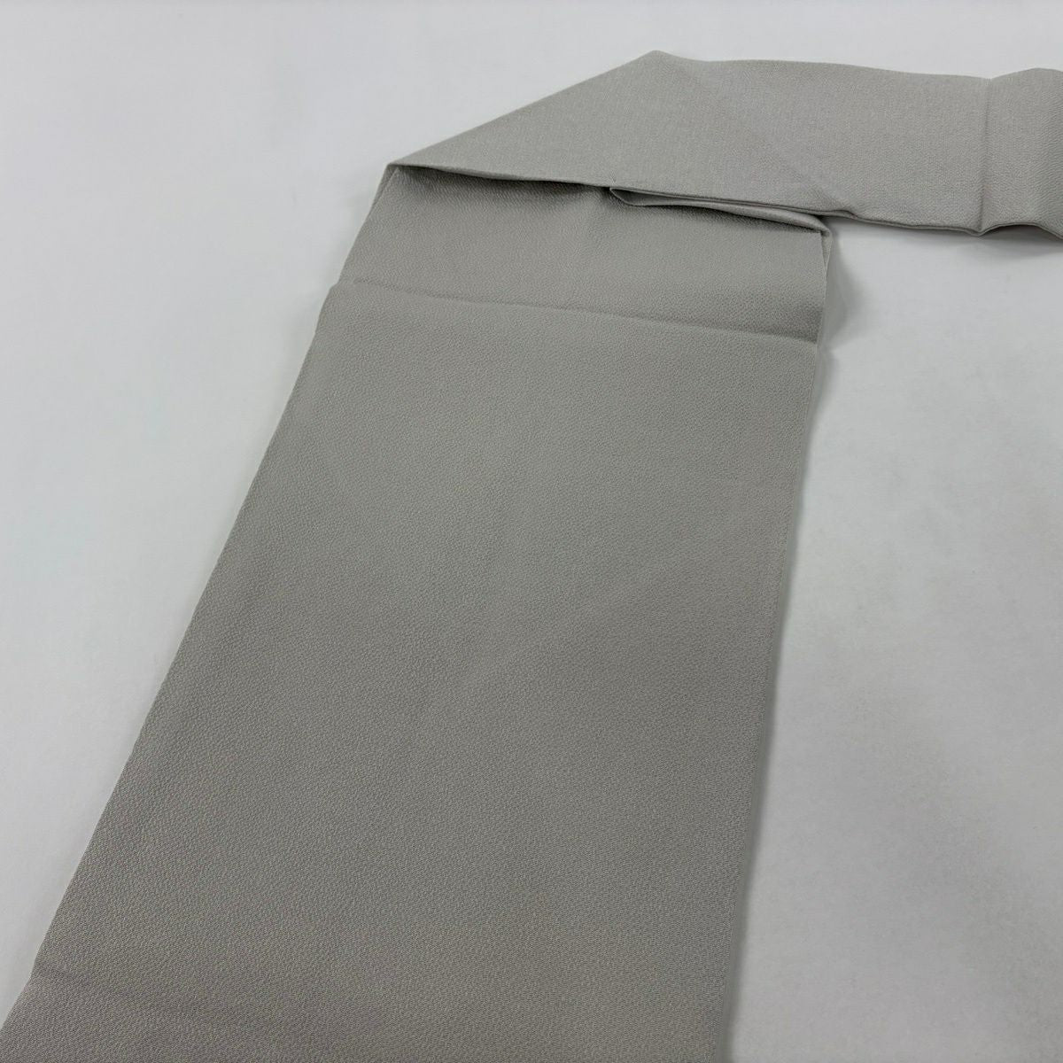 【美品】 名古屋帶 逸品級 羽田登喜 落款 鷺草 縮緬 灰色 純蠶絲