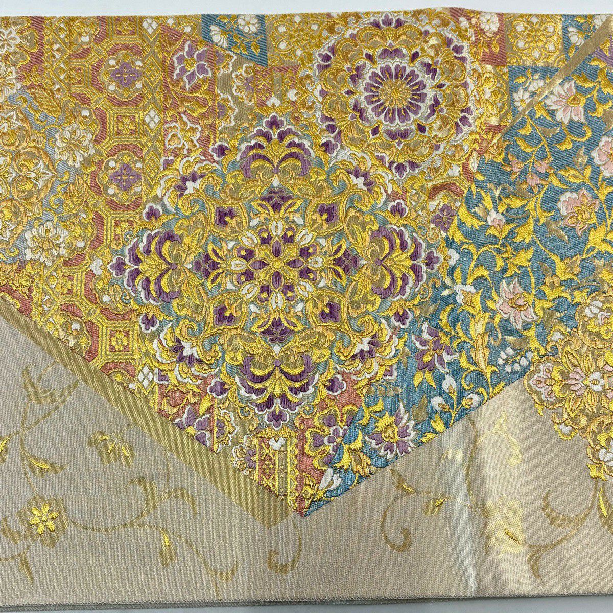 袋帶 逸品級 じゅらく 落款あり 帝王紫 華紋 花唐草紋 金糸 刺繡 金色 お太鼓柄 純蠶絲