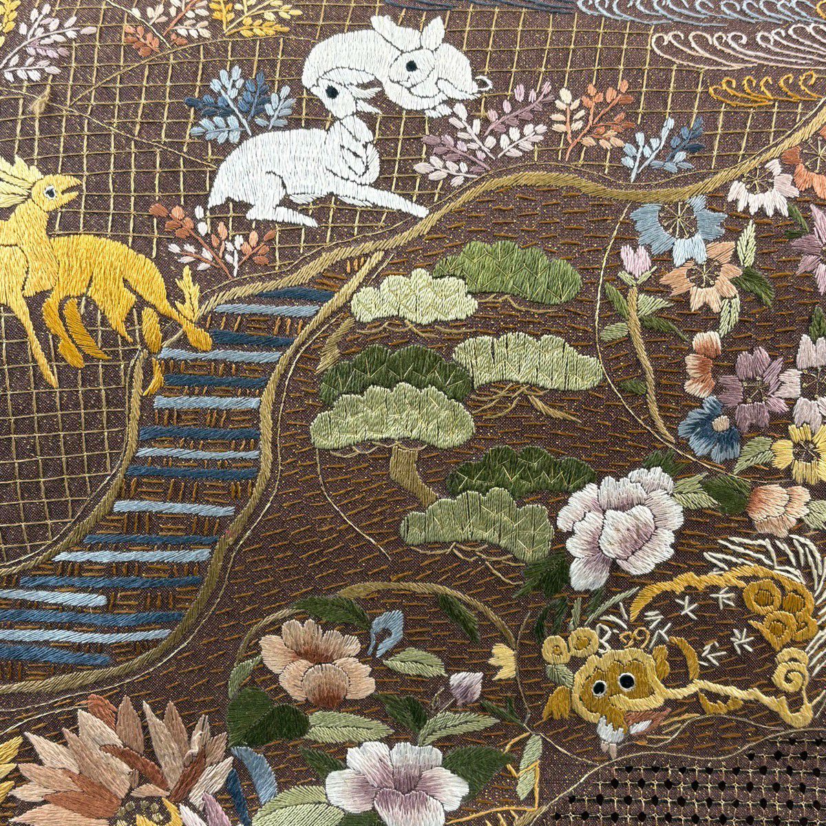 袋帶 逸品級 草花紋紋 動物刺繡 金線 小豆 深褐色 六通 純蠶絲