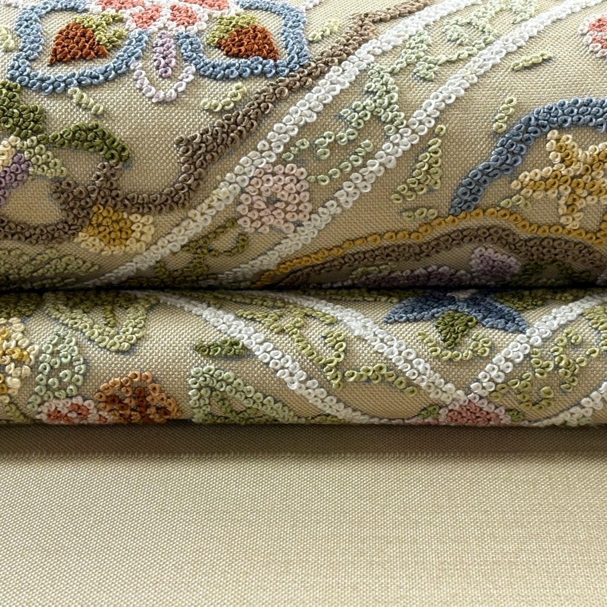 袋帶 逸品級 華紋 菱天井 相良刺繡 薄茶 純蠶絲