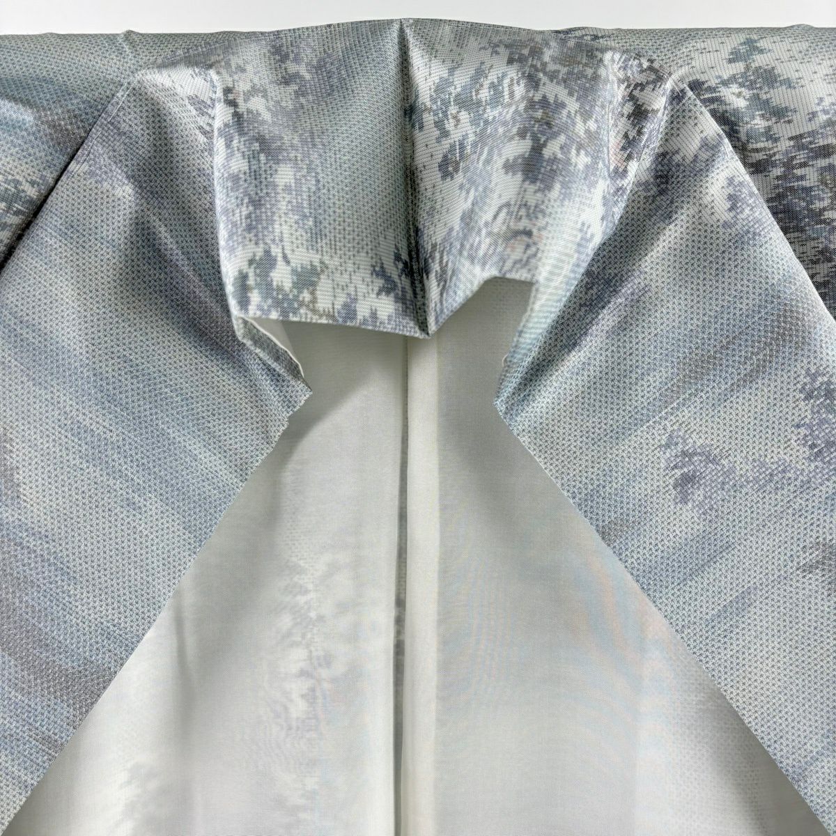 【美品】 大島紬織 身長160cm 袖長64.5cm M 雙層 都喜ヱ門 やまと 證書あり 樹木 霞 青灰 純蠶絲 逸品級