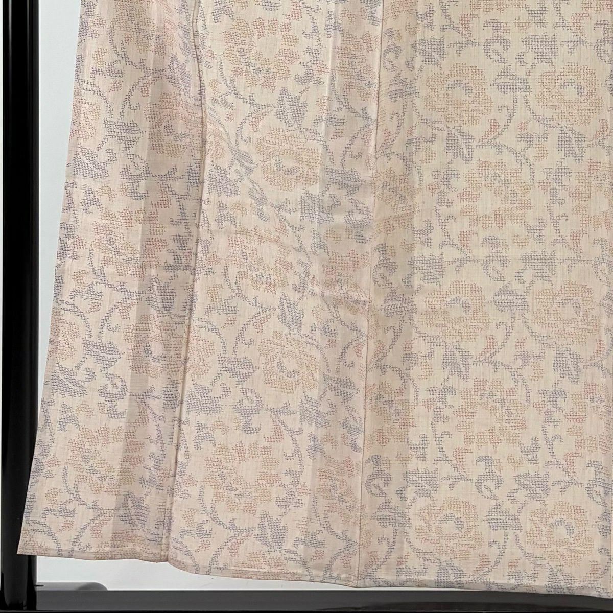 【美品】結城紬織 身長157.5cm 袖長63.5cm S 單層 機織女 證書附帶 花唐草紋 龜甲 粉米色 純蠶絲 逸品級