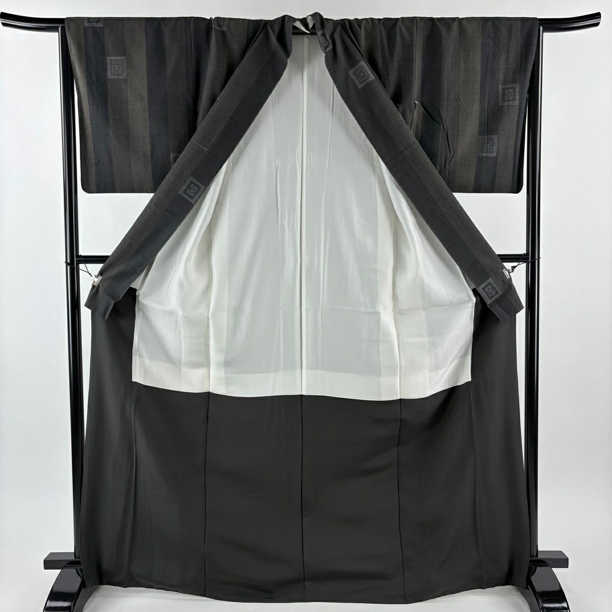 【美品】結城紬織 身長170cm 袖長67cm M 雙層 本場結城紬織 河野商店 證書附帶 幾何學 縞 焦茶 純蠶絲 逸品級