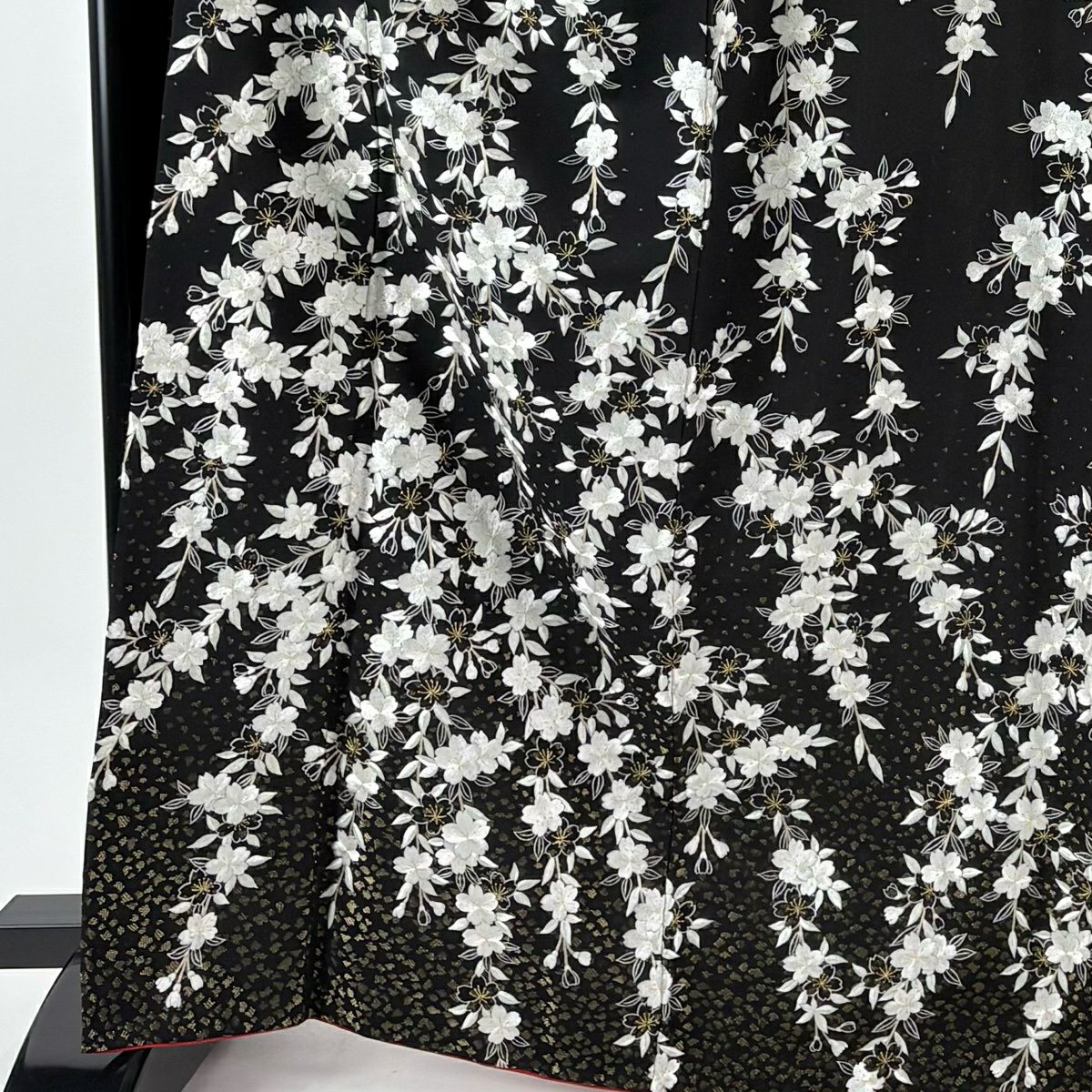 【美品】振袖禮服 身長166cm 袖長69cm L 雙層 垂枝櫻花 刺繡 金銀彩 黑 純蠶絲 逸品級
