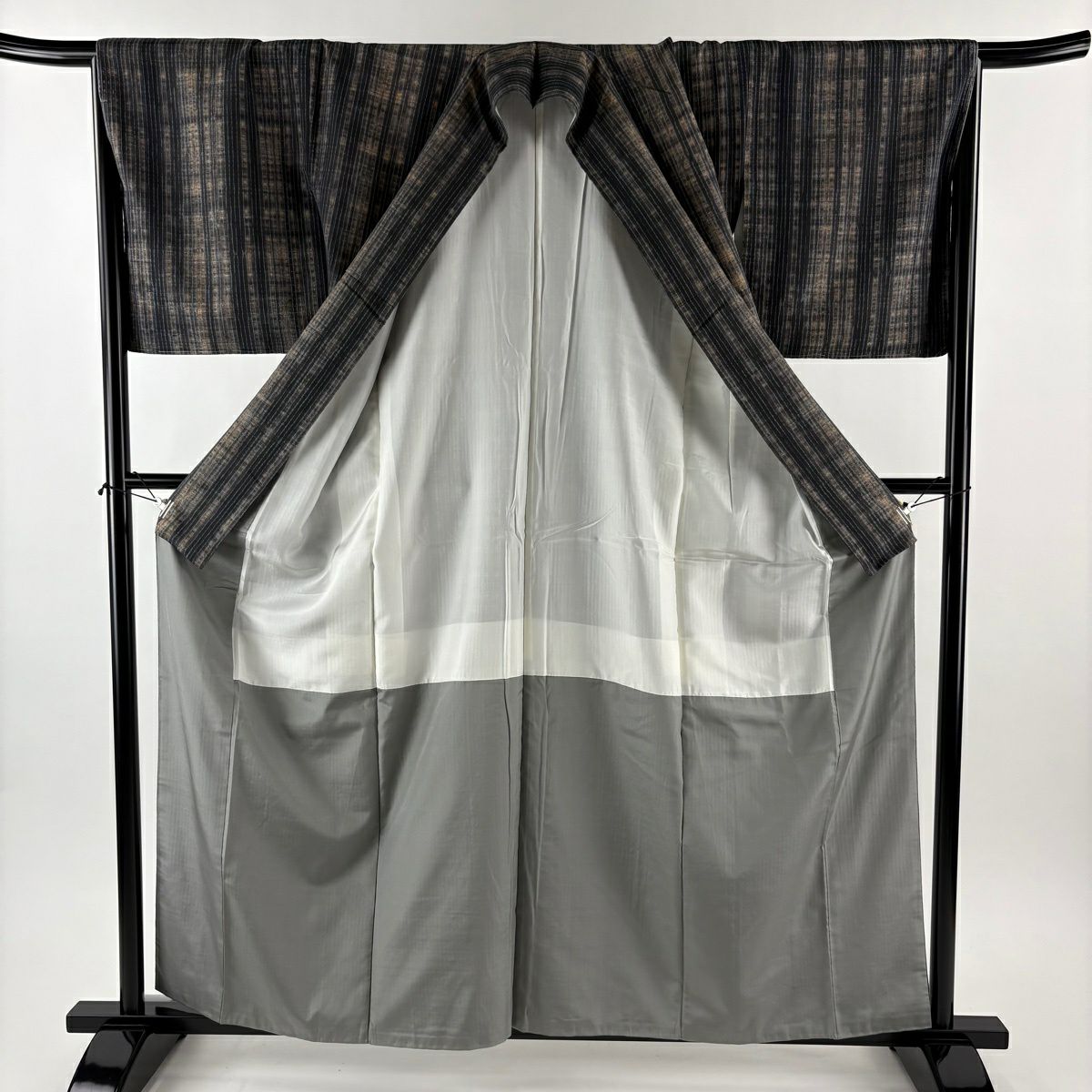 【美品】 小紋 身長159.5cm 袖長67cm M 雙層 名古屋帶套裝 紬織織 縱條 絞染 墨 黑 純蠶絲 優品級