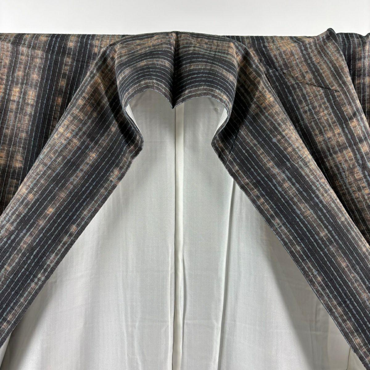 【美品】 小紋 身長159.5cm 袖長67cm M 雙層 名古屋帶套裝 紬織織 縱條 絞染 墨 黑 純蠶絲 優品級