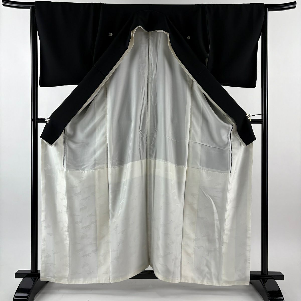 【美品】 黑留袖禮服 身長161cm 袖長64.5cm M 雙層 落款あり 風景 松樹竹子梅花 黑 純蠶絲 名品級
