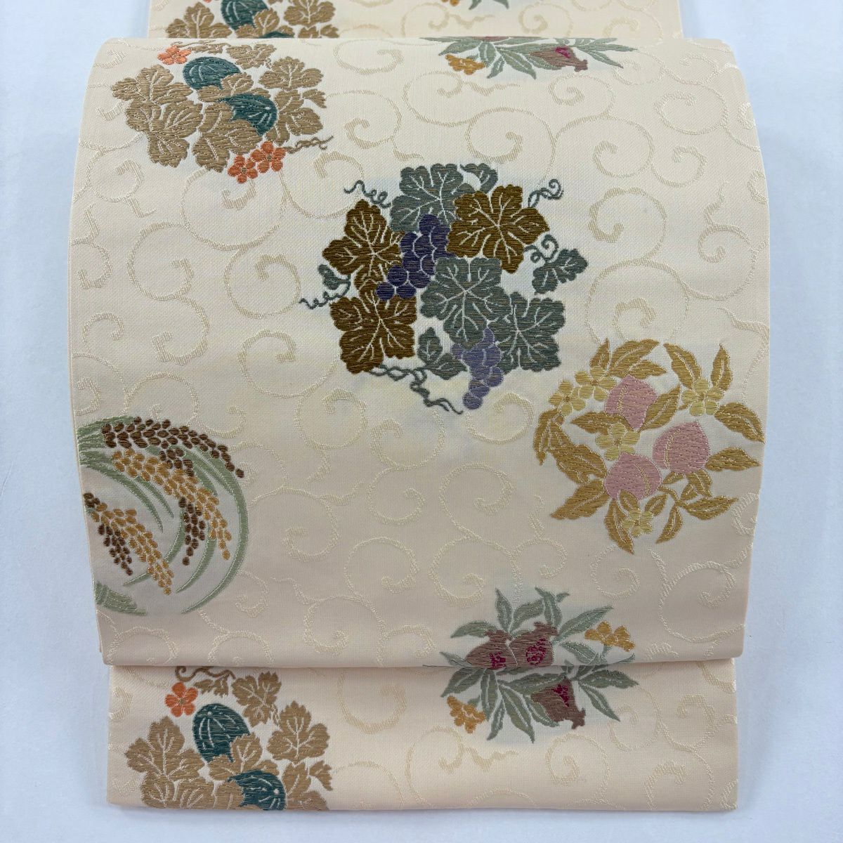 【美品】 袋帶 名品級 生物 唐草紋 金絲 米色 六通 純蠶絲