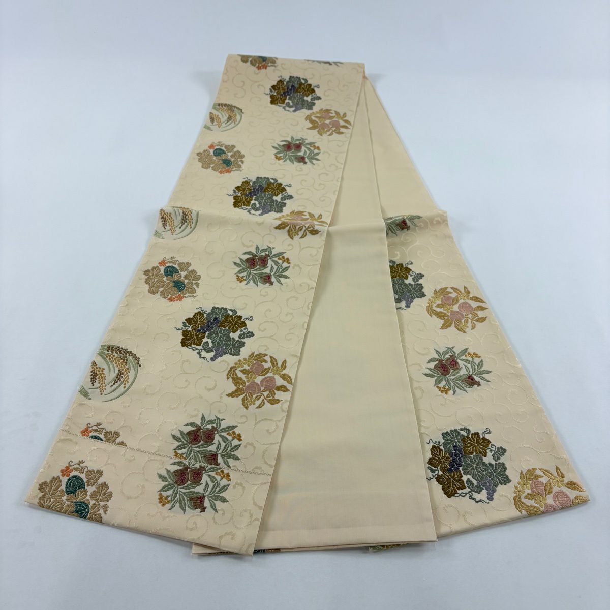 【美品】 袋帶 名品級 生物 唐草紋 金絲 米色 六通 純蠶絲