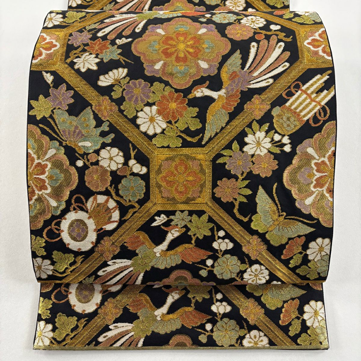 【美品】 袋帶 名品級 落款あり 本家加納 関西裁縫 蜀江華紋 花鳥 金糸 金金箔 黑 六通 純蠶絲
