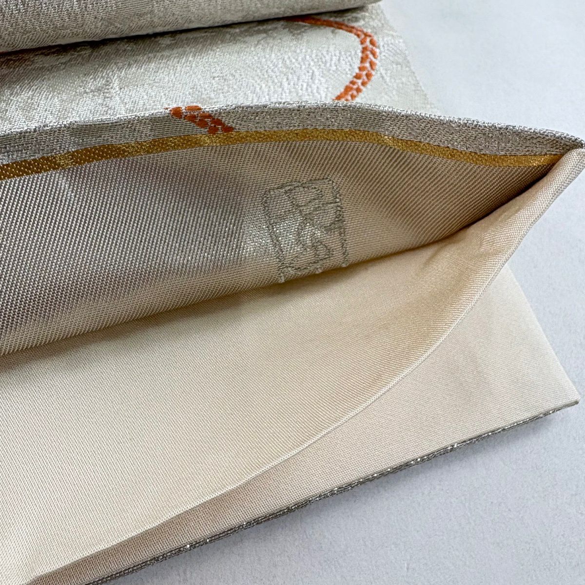 【美品】 袋帶 名品級 加納幸 落款 鏡裏文 組紐 金金箔 灰白 お太鼓柄 純蠶絲
