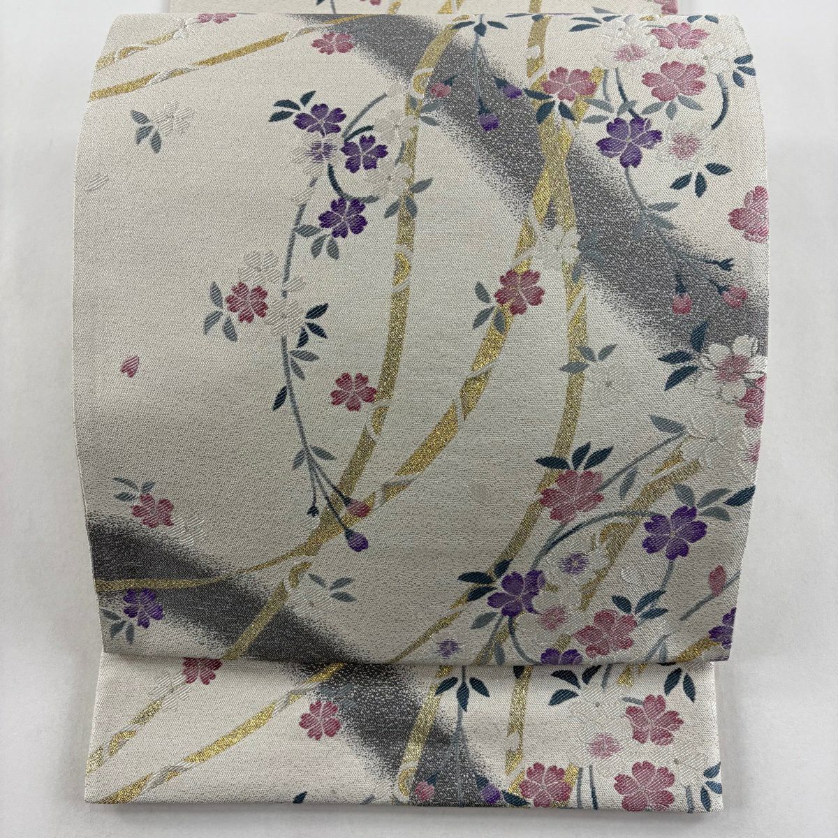 【美品】 袋帶 名品級 草花紋紋 蔓帶 銀線 金金箔 白 六通 純蠶絲