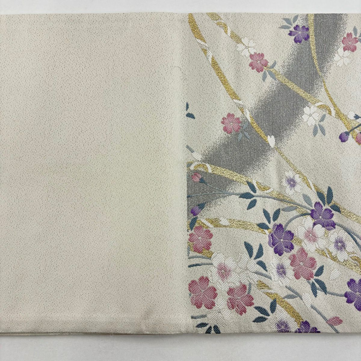 【美品】 袋帶 名品級 草花紋紋 蔓帶 銀線 金金箔 白 六通 純蠶絲