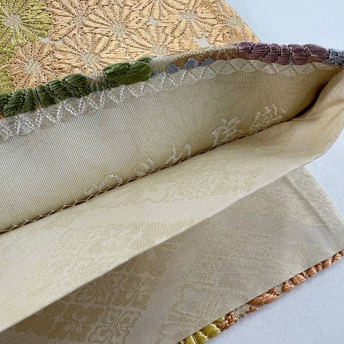 【美品】 袋帶 名品級 纖織唐織 花滿唐織 金金箔 米色 六通 純蠶絲
