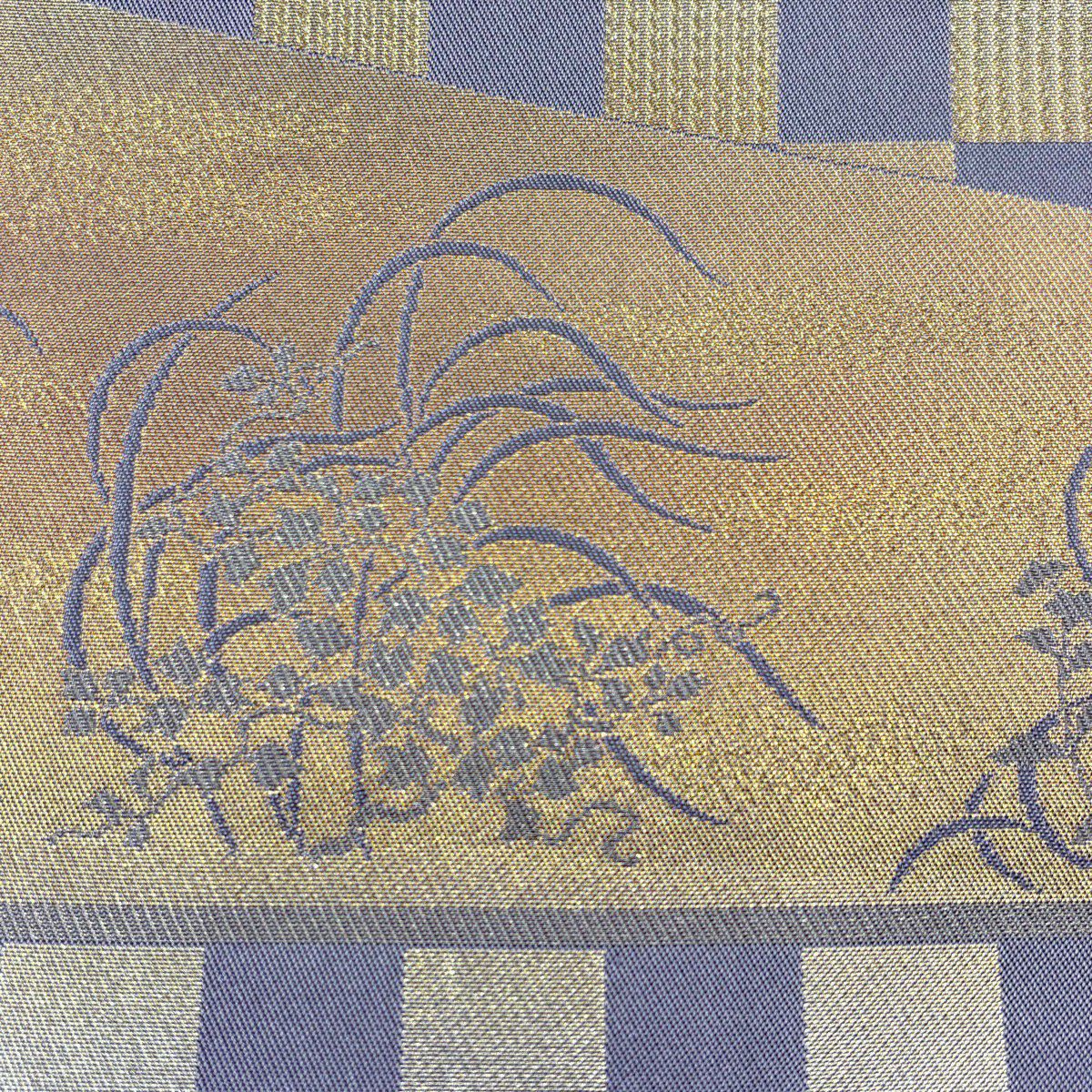 【美品】 袋帶 逸品級 北出與三郎 落款あり 草花紋紋 市松樹 金糸 金金箔 薄茶 六通 純蠶絲