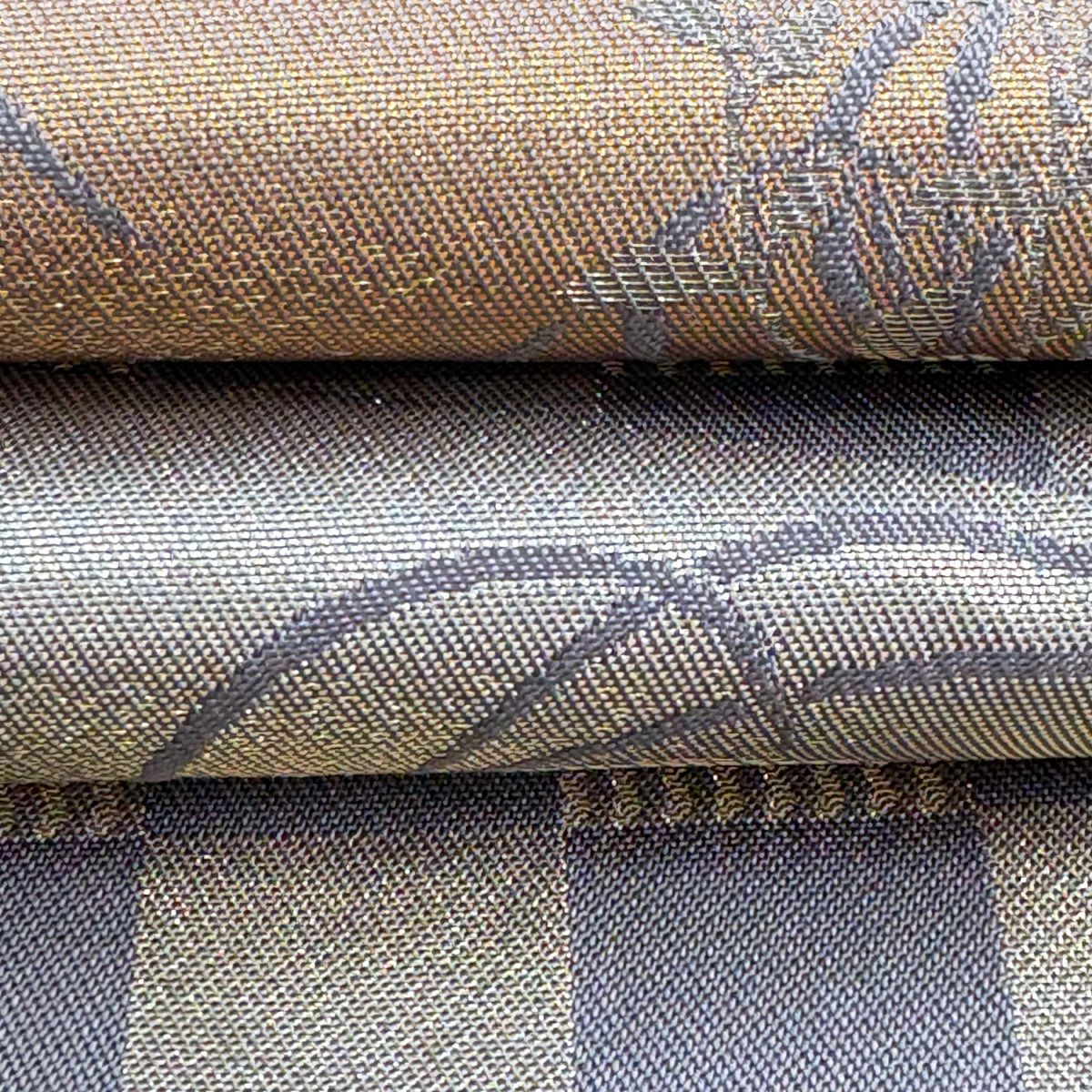 【美品】 袋帶 逸品級 北出與三郎 落款あり 草花紋紋 市松樹 金糸 金金箔 薄茶 六通 純蠶絲