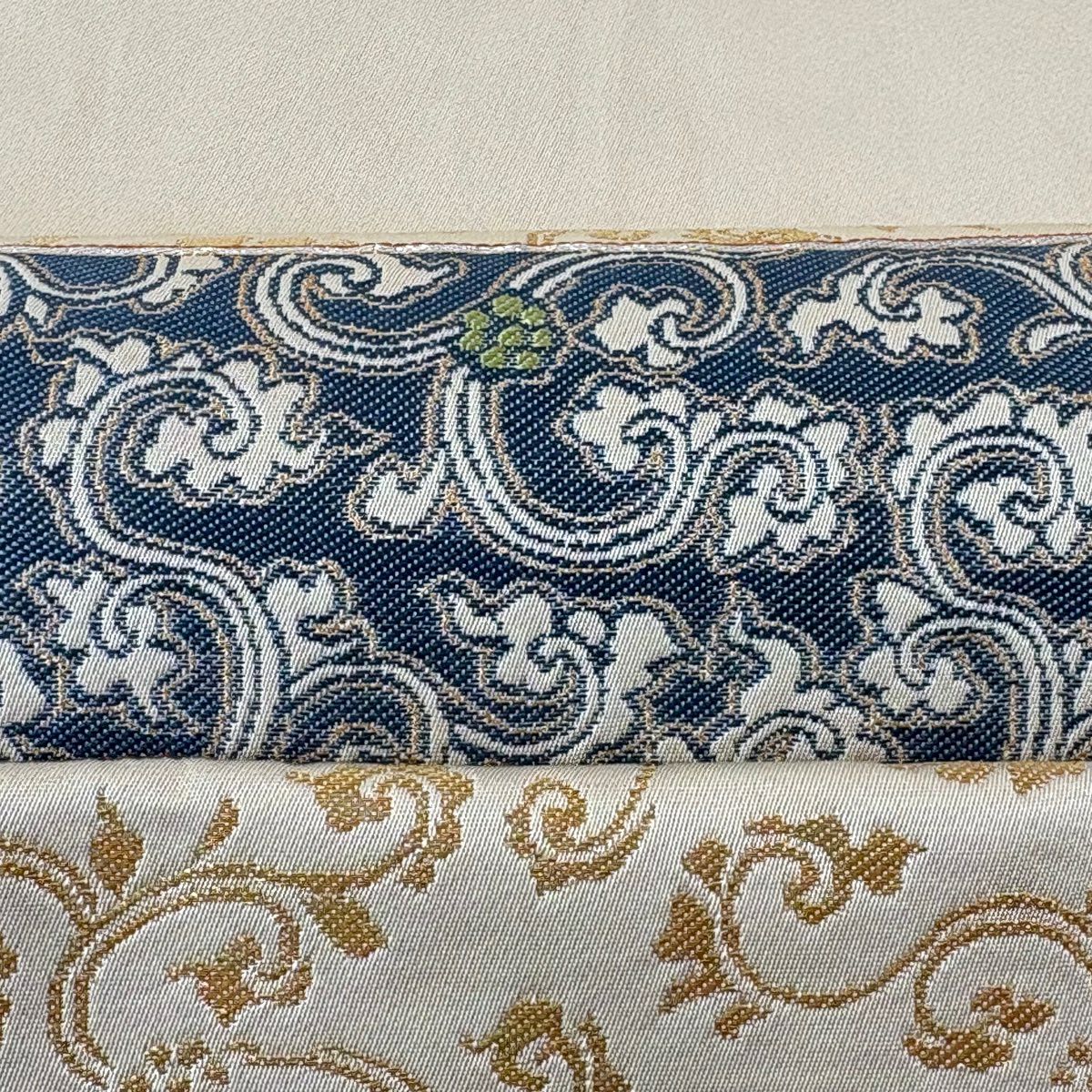 【美品】 袋帶 逸品級 龍村晋 落款 龍 花唐草紋 金銀絲 米色 大鼓圖案 純蠶絲