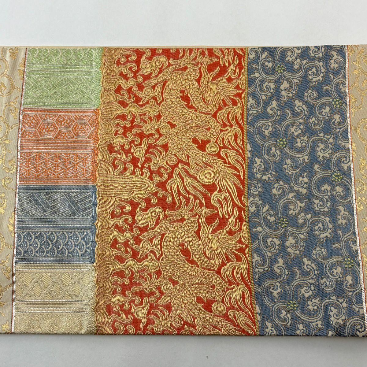 【美品】 袋帶 逸品級 龍村晋 落款 龍 花唐草紋 金銀絲 米色 大鼓圖案 純蠶絲