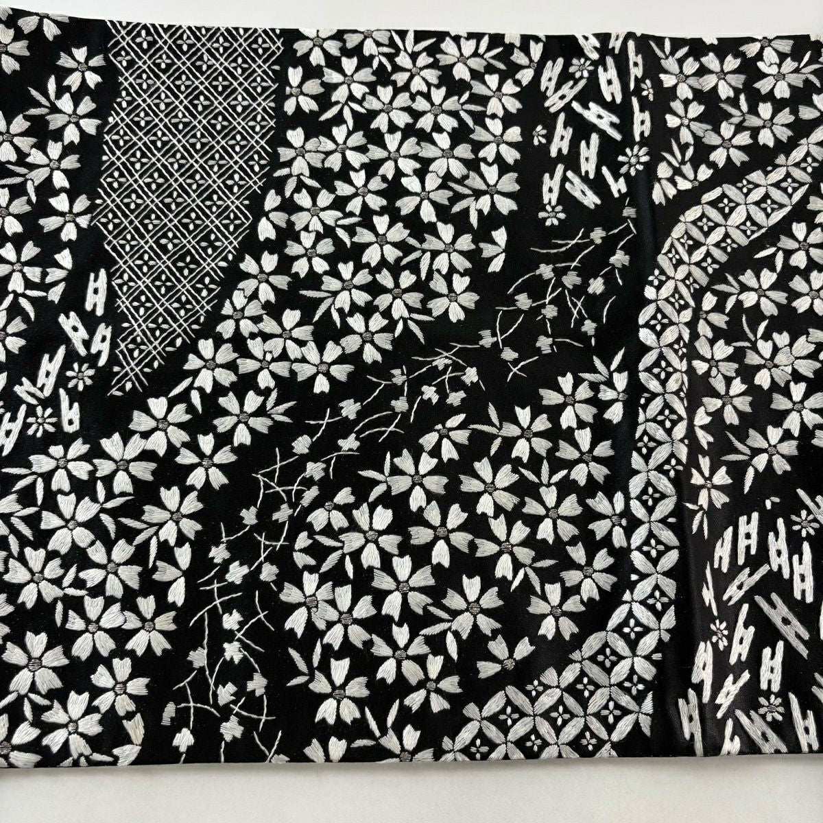袋帶 逸品級 櫻花 菱形 刺繡 銀線 黑色 六通 純蠶絲