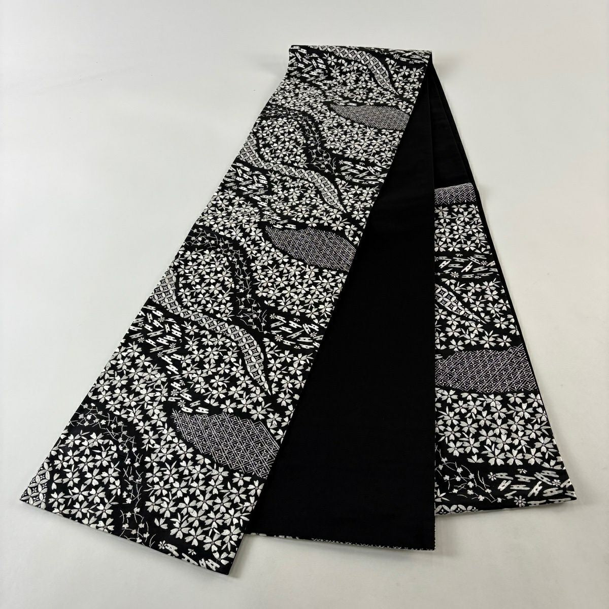 袋帶 逸品級 櫻花 菱形 刺繡 銀線 黑色 六通 純蠶絲