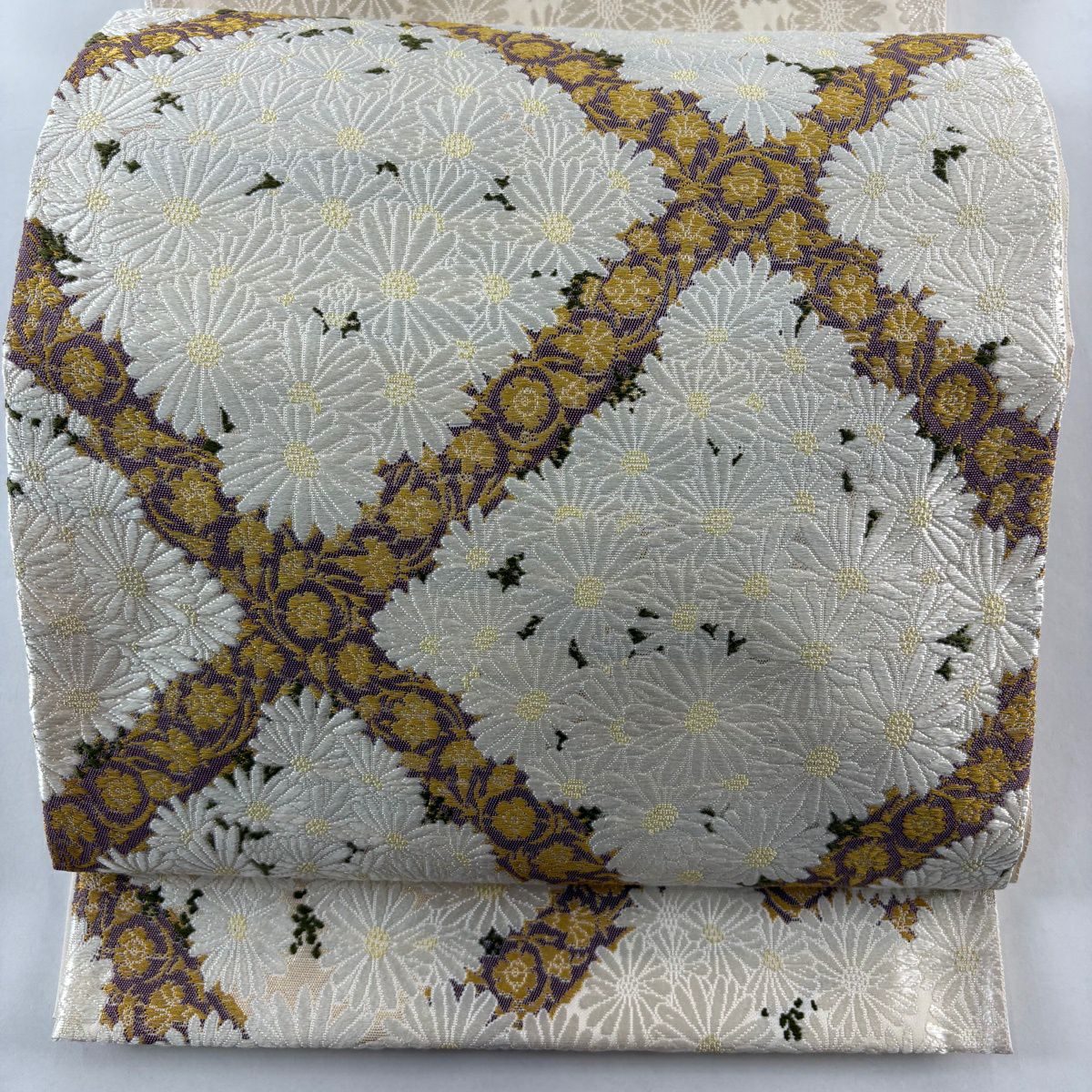 【美品】 袋帶 逸品級 山口美術織物 落款あり 菊花 花唐草紋 金糸 奶油色 お太鼓柄 純蠶絲