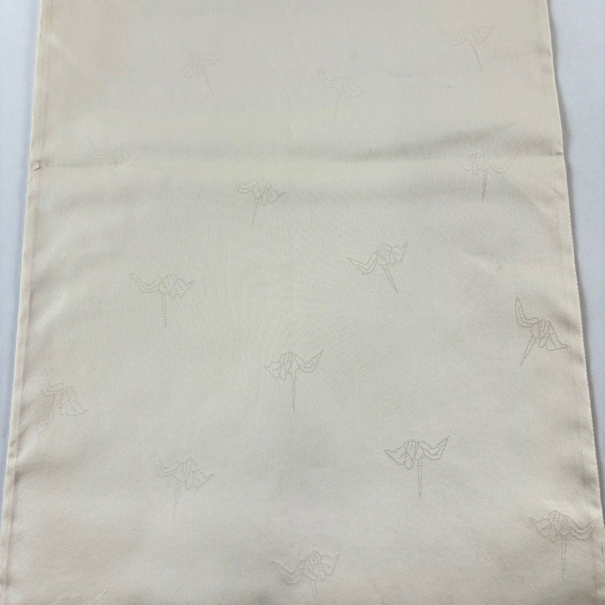 【美品】 袋帶 逸品級 山口美術織物 落款あり 菊花 花唐草紋 金糸 奶油色 お太鼓柄 純蠶絲