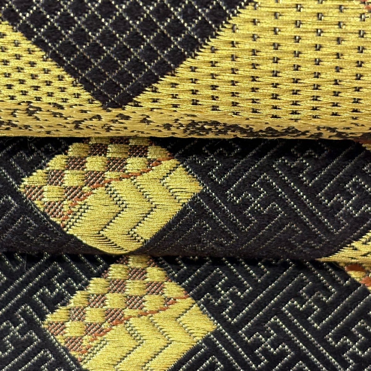 【美品】 袋帶 逸品級 誉田屋源兵衛 落款 菱文 縞紋 金絲 焦茶 六通 純蠶絲