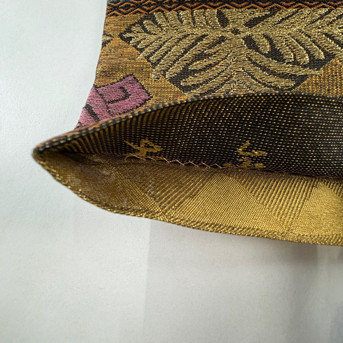 【美品】 袋帶 逸品級 誉田屋源兵衛 落款あり 若松樹 寶盡くし 金絲 金金箔 金色 六通 純蠶絲