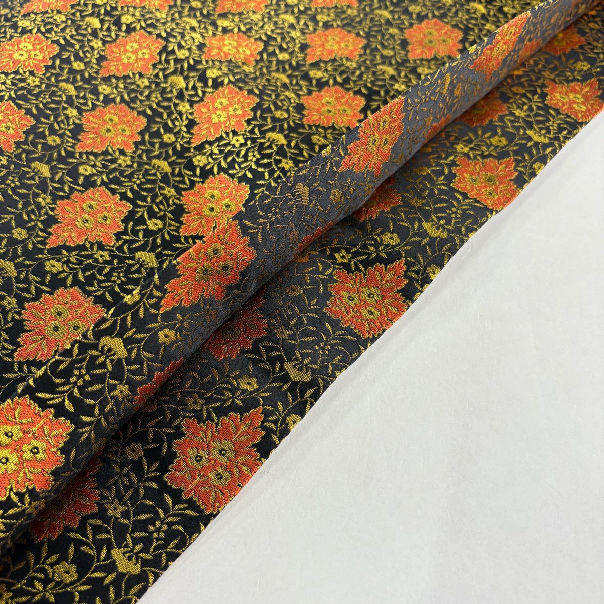 【美品】 開口名古屋帶 逸品級 龍村美術織物 比翼仕立 雜花 花唐草紋 金絲 黑 純蠶絲