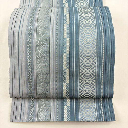 【美品】 名古屋帶 逸品級 證書齊全 八寸名古屋帶 松樹葉仕立 博多織 筑前間道 花唐草紋 青灰 純蠶絲