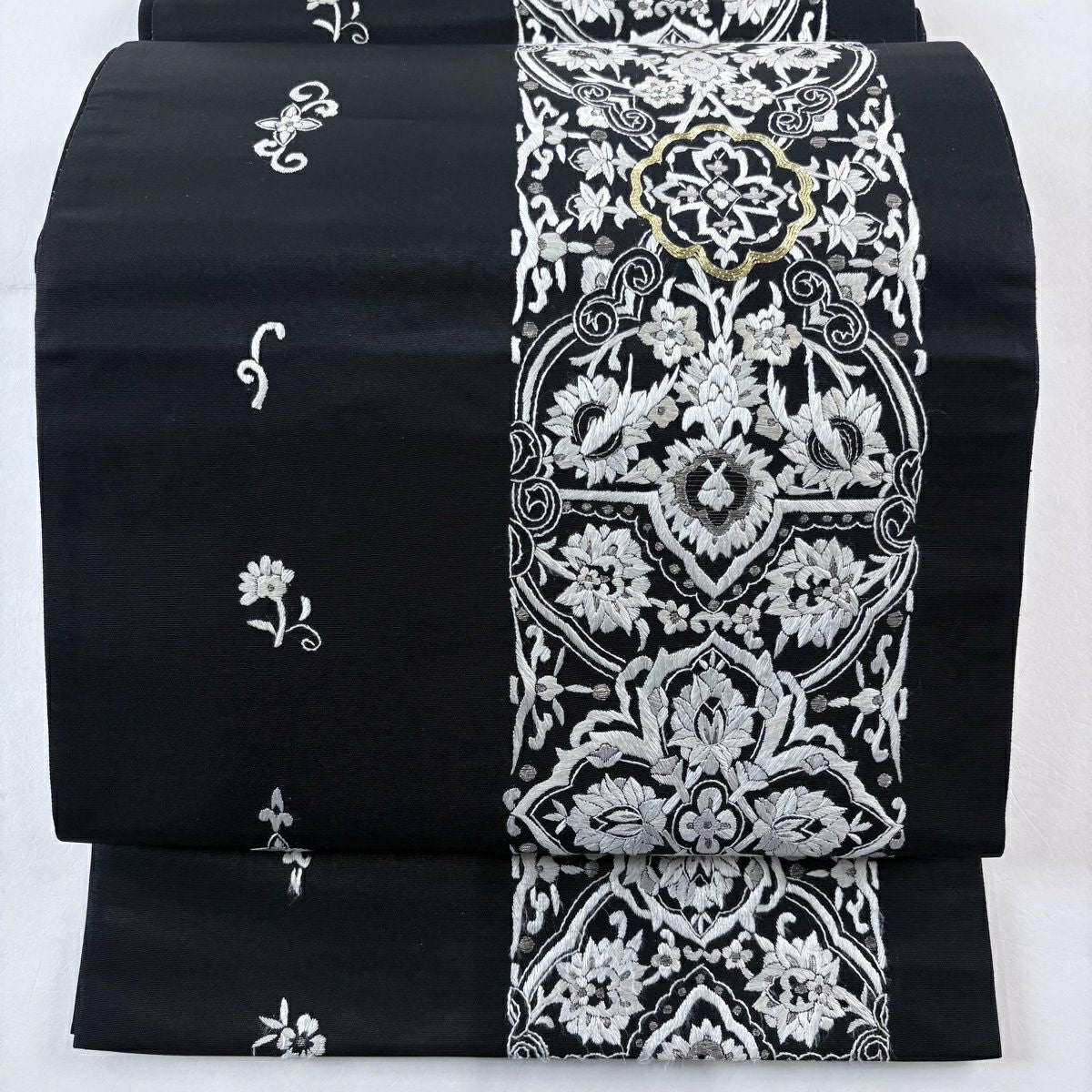 袋帶 逸品級 華紋 草花紋 金銀彩 刺繡 黑 六通 純蠶絲