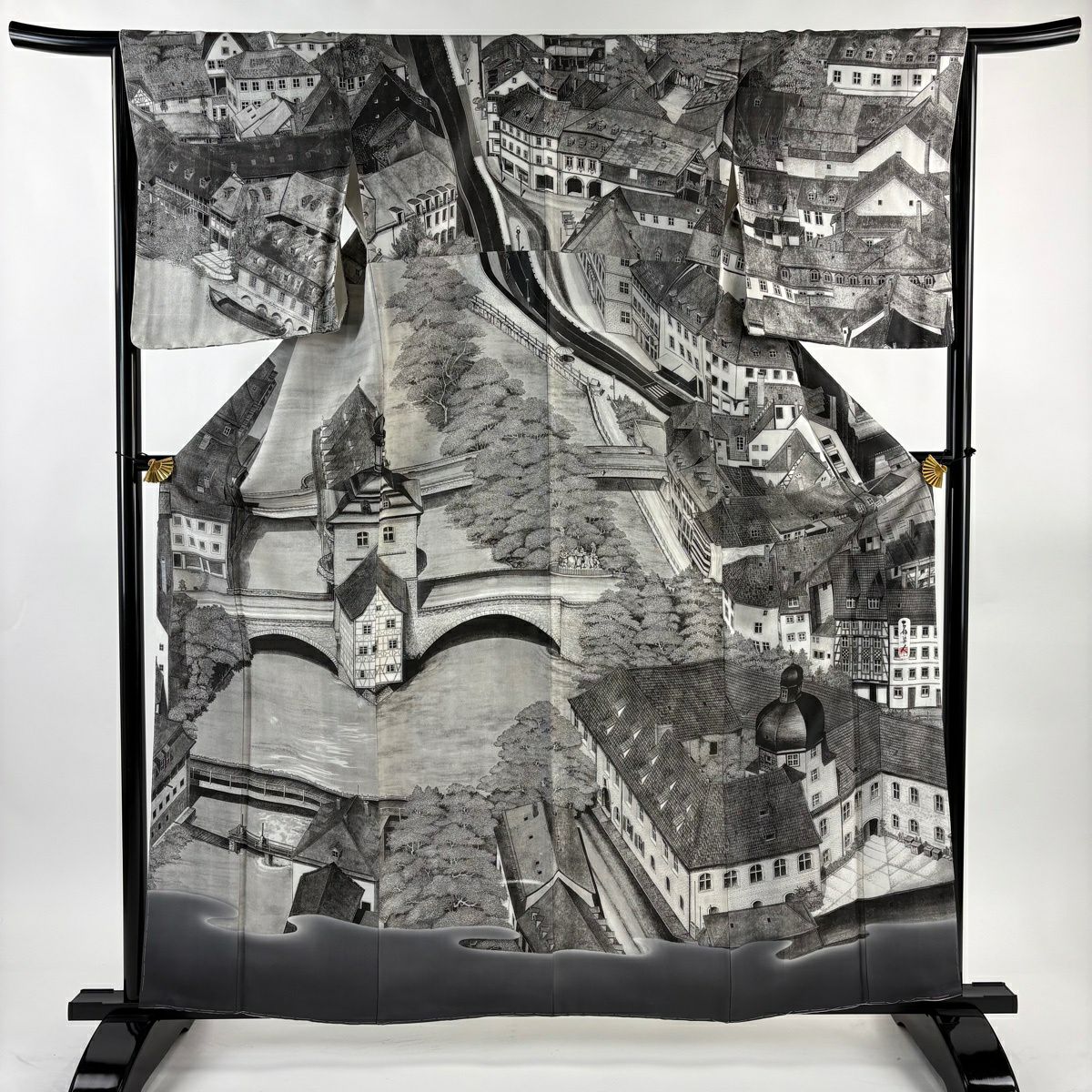【美品】訪問服 身長161.5cm 袖長66cm M 雙層 山岡古都 落款あり 風景 建物 漸層 灰色 純蠶絲 逸品級