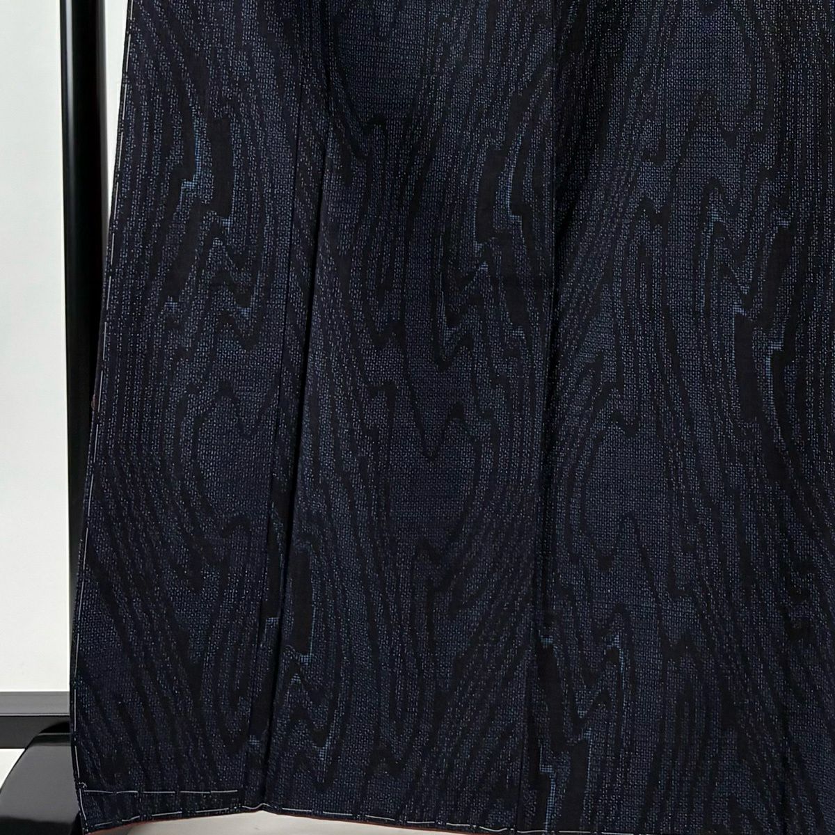 【美品】結城紬織 身長168cm 袖長65.5cm M 雙層 本場結城紬織 證書齊全 幾何學圖案 龜甲絣 深藍 純蠶絲 逸品級