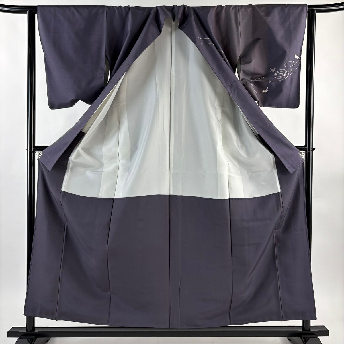 【美品】訪問服 身長158cm 袖長62cm S 雙層 紬織織 落款あり 貓 鈴 刺繡 灰紫 純蠶絲 逸品級