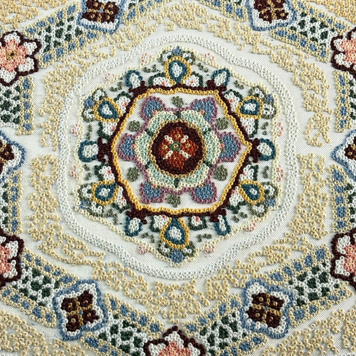 【美品】 袋帶 逸品級 龜甲華紋 鴛鴦 相良刺繡 米色 六通 純蠶絲