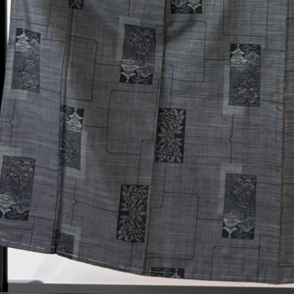 【美品】 大島紬織 身長155cm 袖長62.5cm S 雙層 證書在側 建物 草花紋紋 墨 黑 純蠶絲 優品級