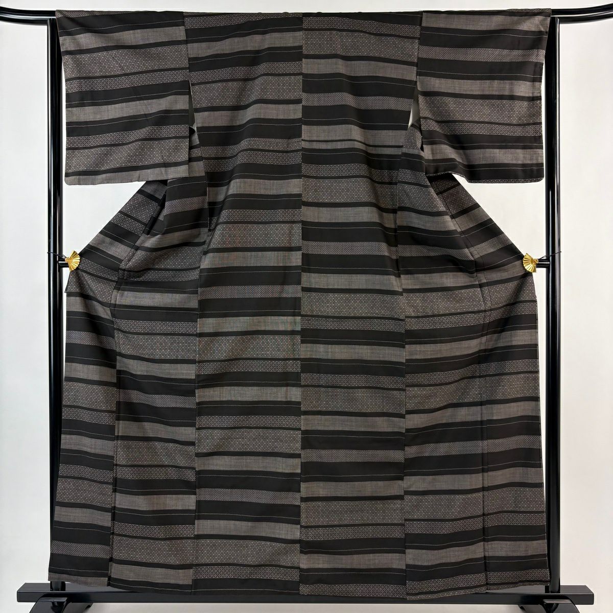 【美品】 紬織 身長160.5cm 袖長64.5cm M 雙層 段紋 格子 焦茶 純蠶絲 秀品級