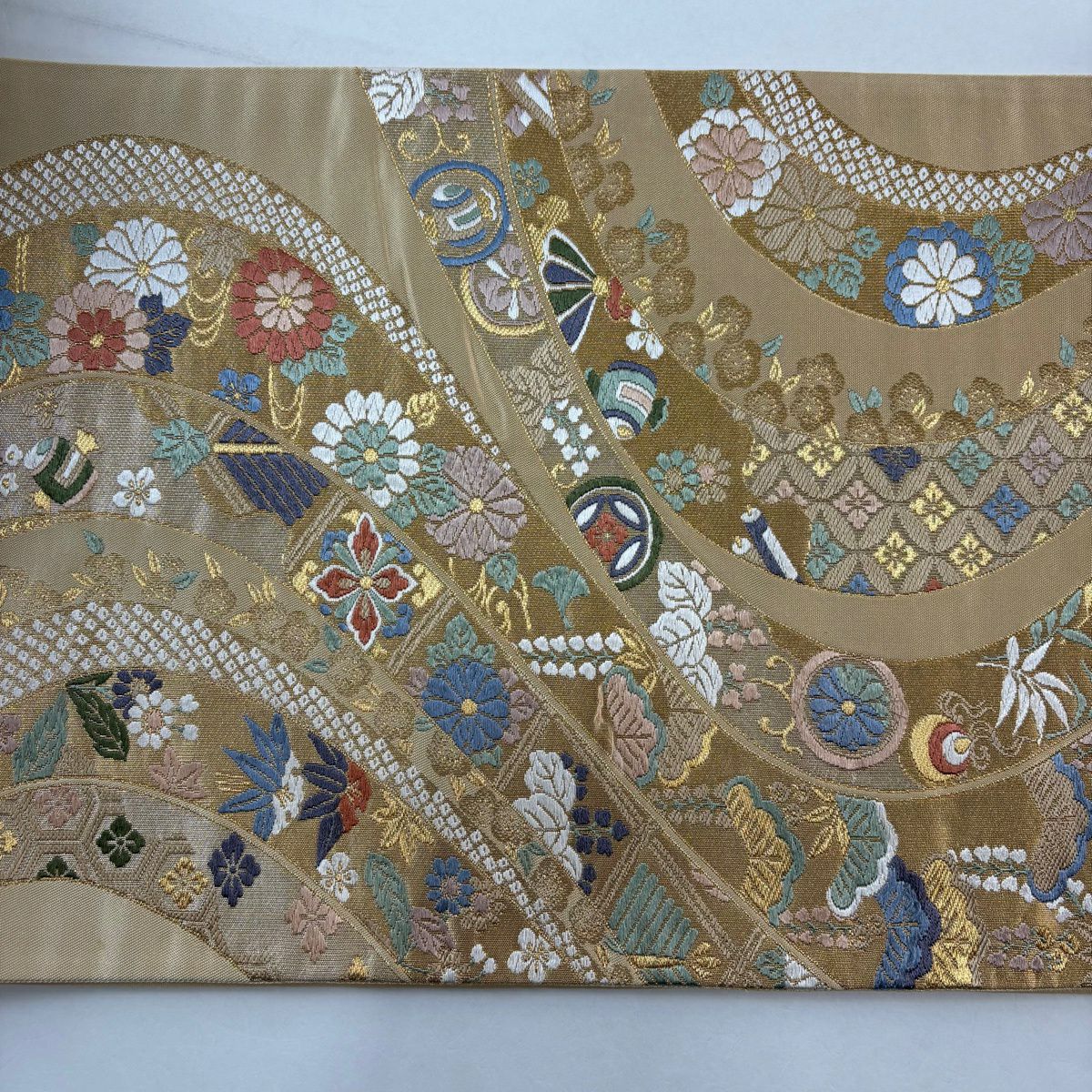 袋帶 秀品級 草花紋紋 寶盡くし 金絲 金金箔 金色 六通 純蠶絲