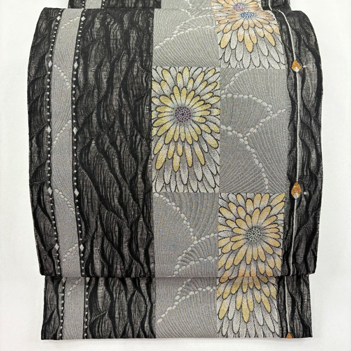 【美品】 袋帶 秀品級 菊花 變化市松樹 銀線 金金箔 銀色 六通 純蠶絲