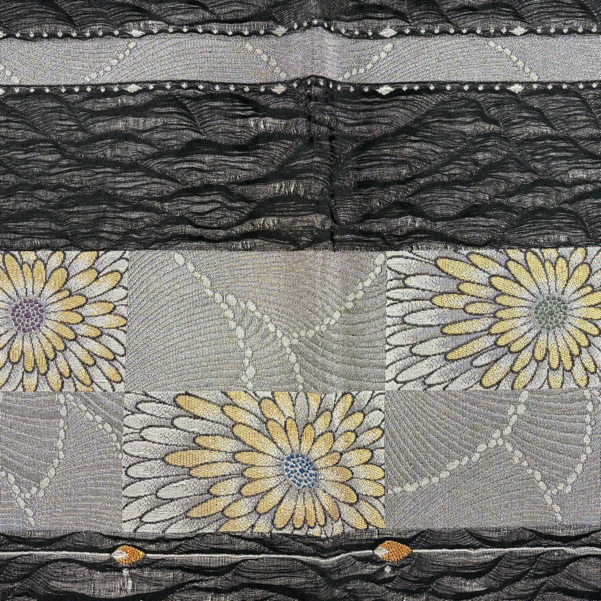 【美品】 袋帶 秀品級 菊花 變化市松樹 銀線 金金箔 銀色 六通 純蠶絲