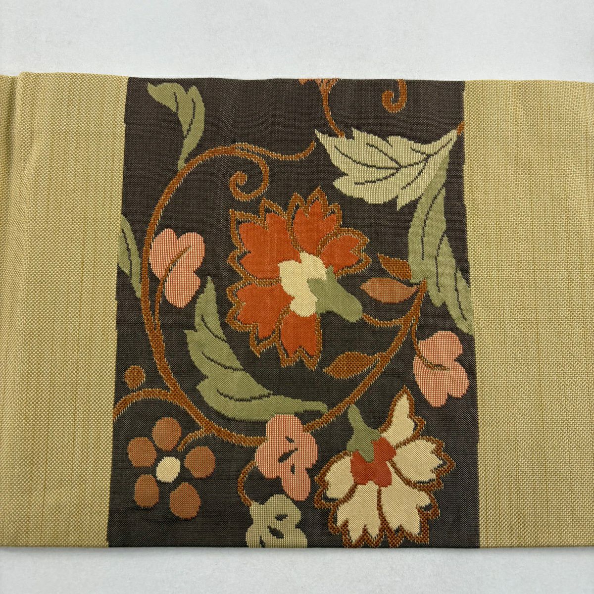 【美品】 名古屋帶 秀品級 草花紋 薄黃土 純蠶絲