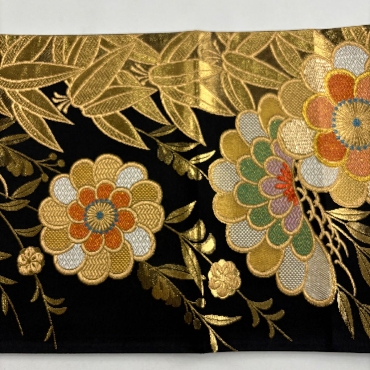 【美品】 袋帶 秀品級 笠松樹 草花紋 金糸 金金箔 黑 六通 純蠶絲