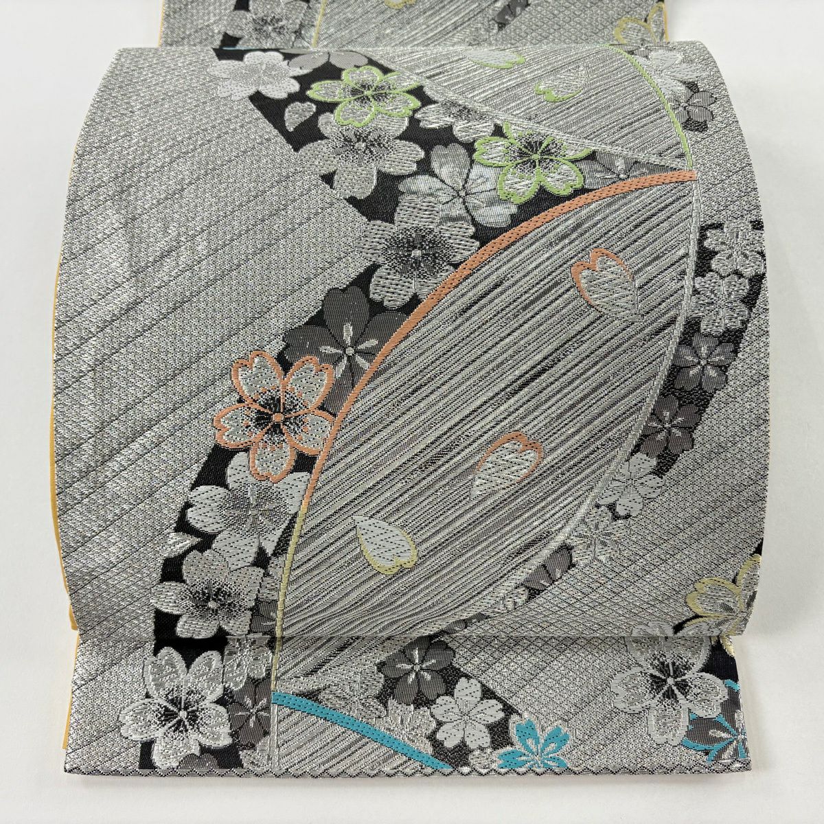 【美品】 袋帶 秀品級 樱花 樱花花瓣 銀線 金金箔 黑 六通 純蠶絲