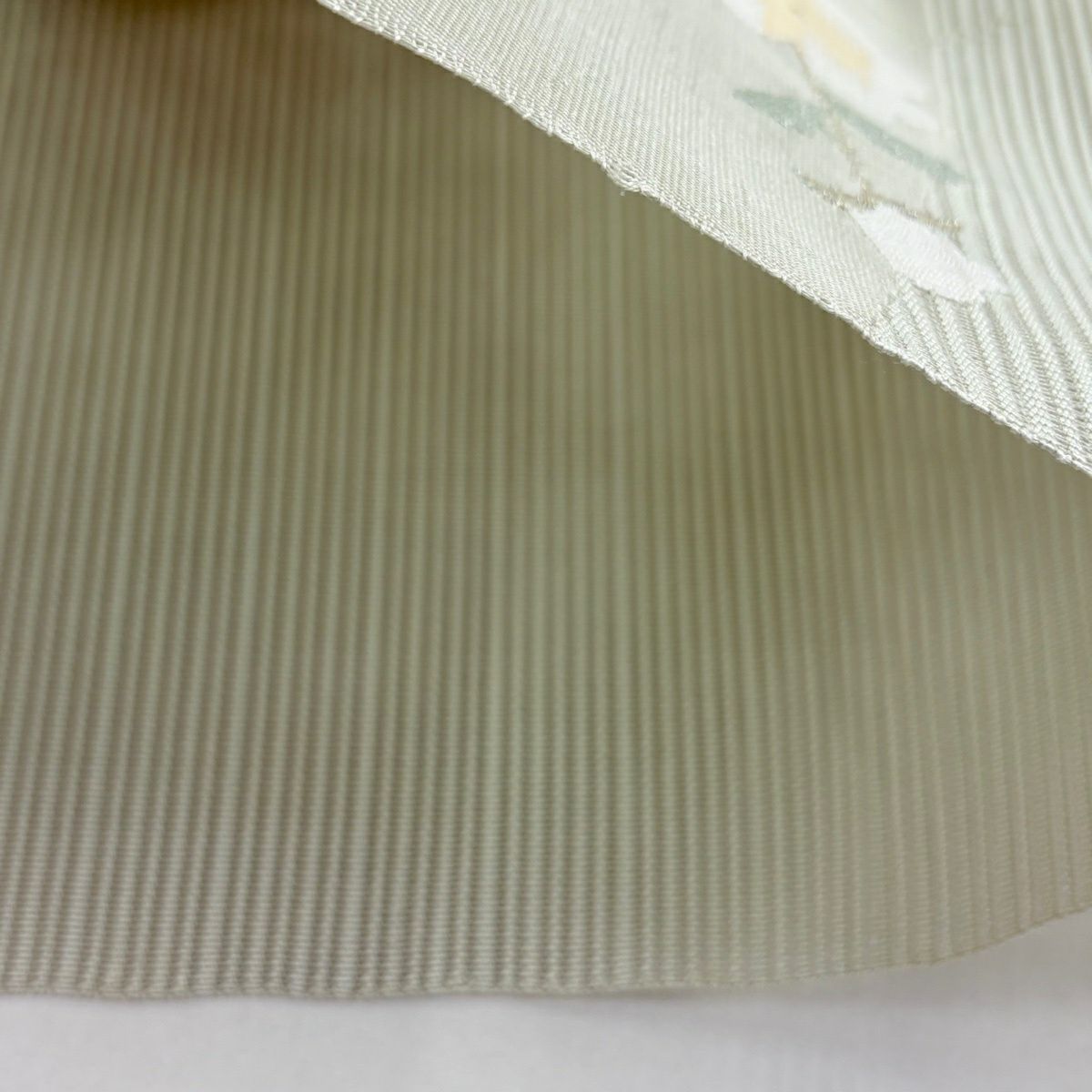 名古屋帶 秀品級 八寸名古屋帶 松樹葉仕立 夏帶 絽 鐵道仕立 草花紋紋 金銀彩 灰綠 純蠶絲
